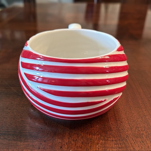 Starbucks 12 oz. Candy Cane Stripe Christmas Holiday 2013 Coffee Tea Mug Cup - Picture 3 of 6